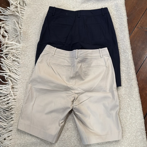 Talbots size 6 Perfect Short - Picture 2 of 3